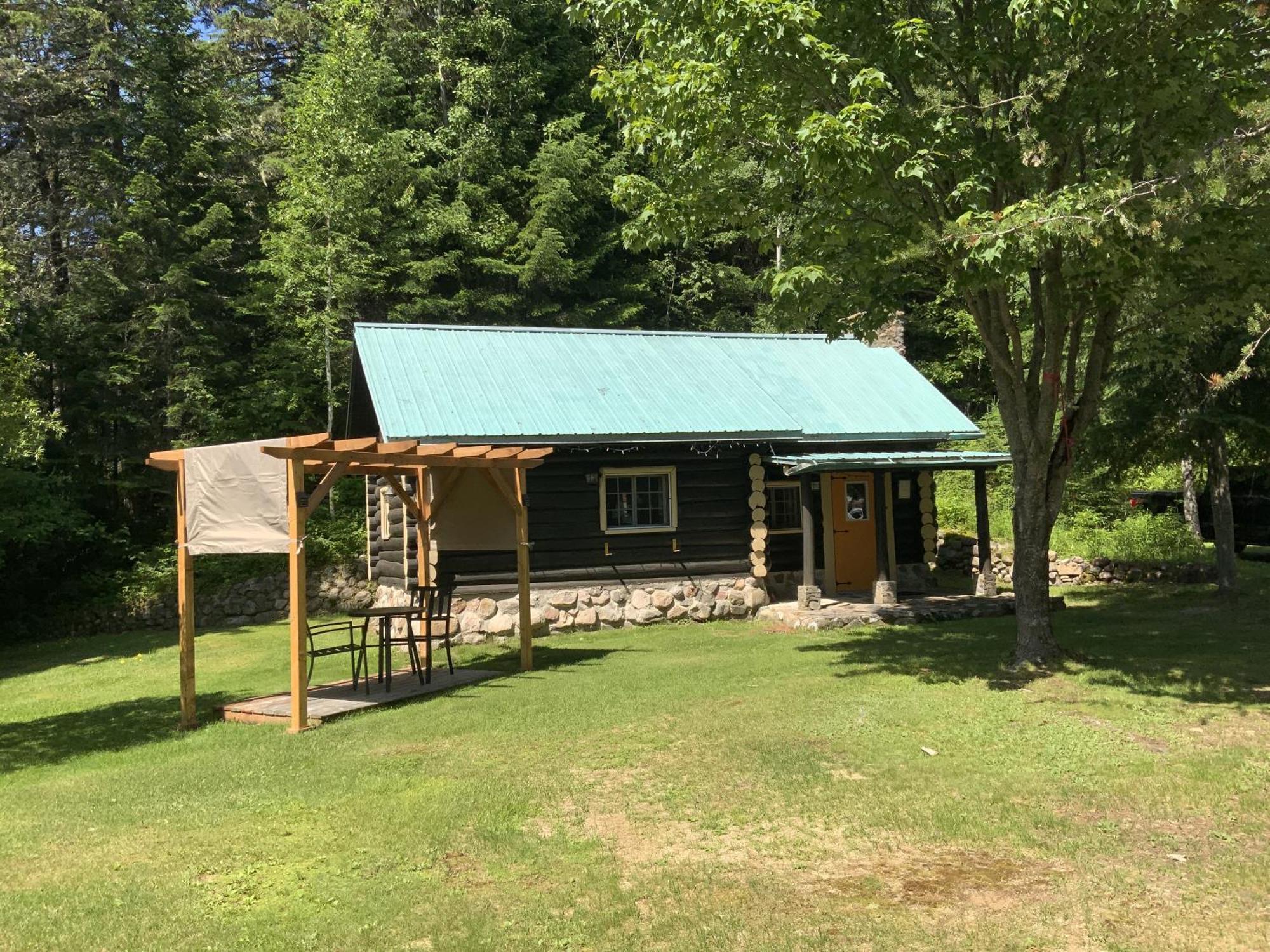 Domaine Le Bostonnais - Le Village En Bois Rond La Tuque Room photo