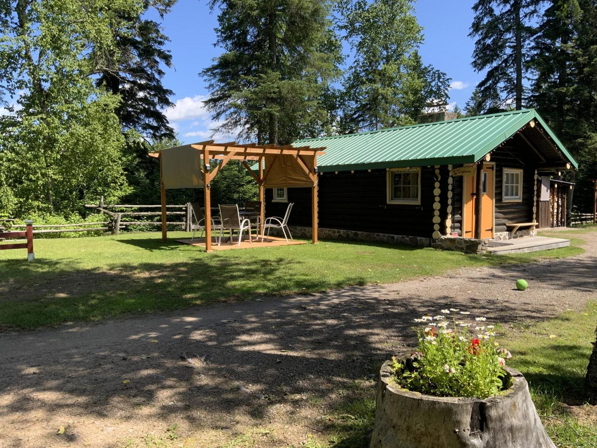 Domaine Le Bostonnais - Le Village En Bois Rond La Tuque Room photo